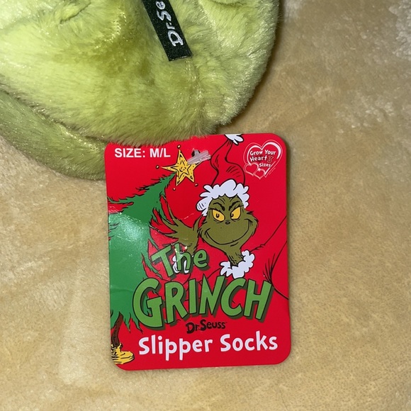 NWT the grinch slipper socks sz m/l - Picture 2 of 2